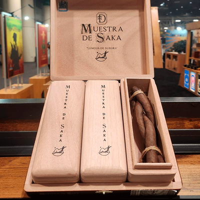 Dunbarton Tobacco & Trust Muestra De Saka Lengua de Suegra Y2026