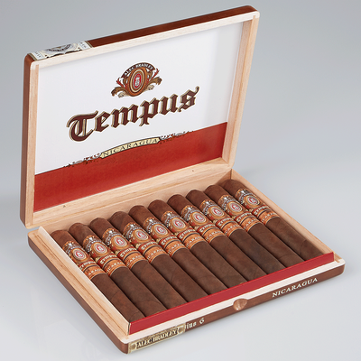 Alec Bradley Tempus Nicaragua